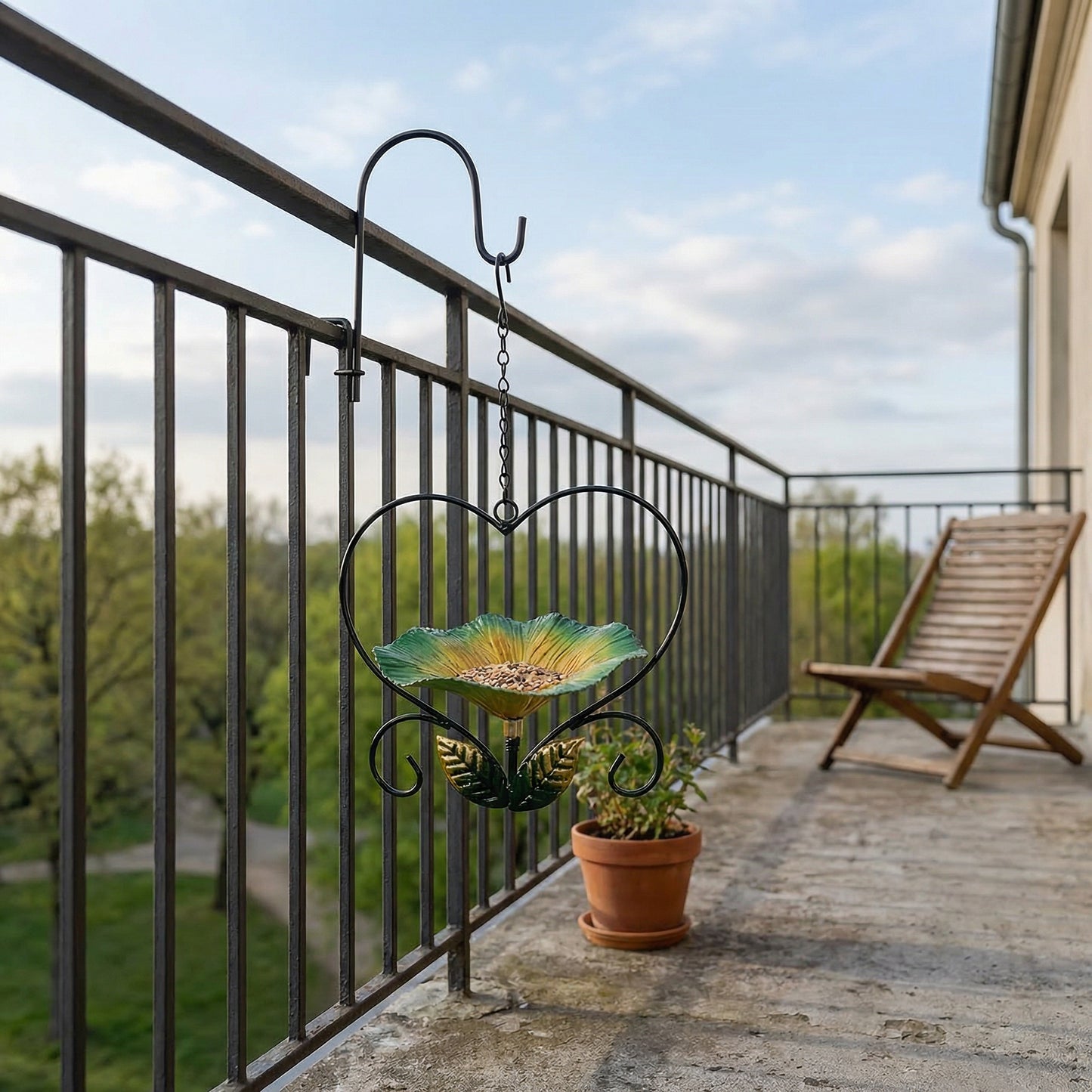 🔥Limited Edition, Only 100 Sets Left! - Heart-Shaped Wrought Iron Flower Bird Feeder